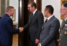 У разговору Тода Данијела Волтерса и председника Србије Александра Вучића, није било речи „о успостављању хитне везе са КФОР“